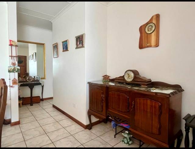 3 BEDROOM HOUSE FOR SALE IN FRAAIUITSIG